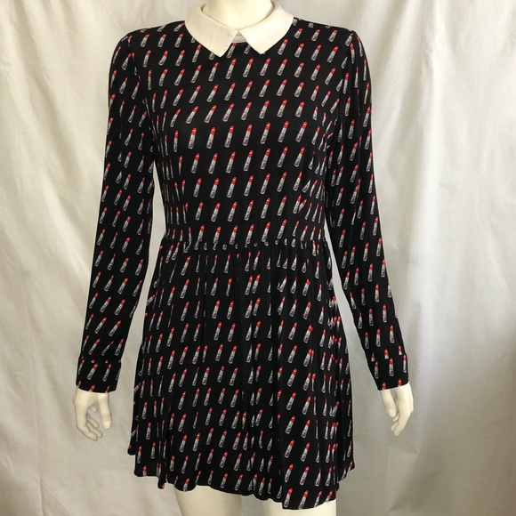 Forever 21 Dresses & Skirts - Forever 21 woman’s Peter Pan collar mod  dress black with lipstick pattern large
